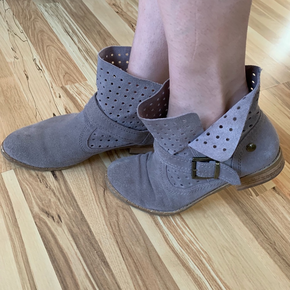 Restricted suede booties. Size 8.